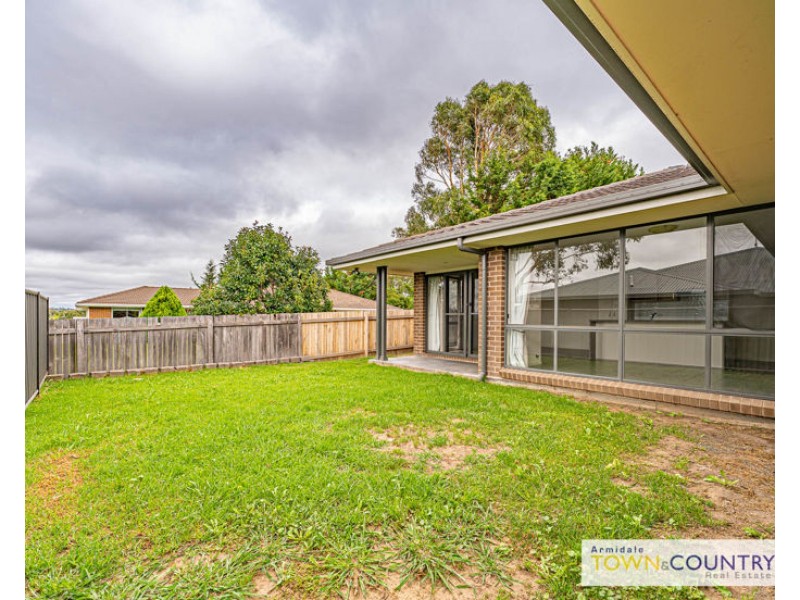 7 Albion Close, Armidale NSW 2350