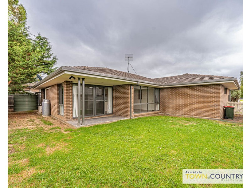 7 Albion Close, Armidale NSW 2350