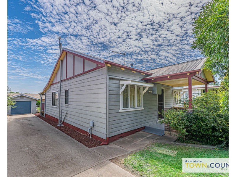 69 Dumaresq Street, Armidale NSW 2350