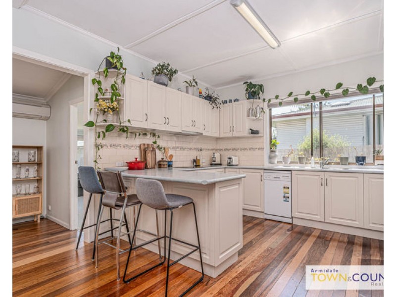 69 Dumaresq Street, Armidale NSW 2350