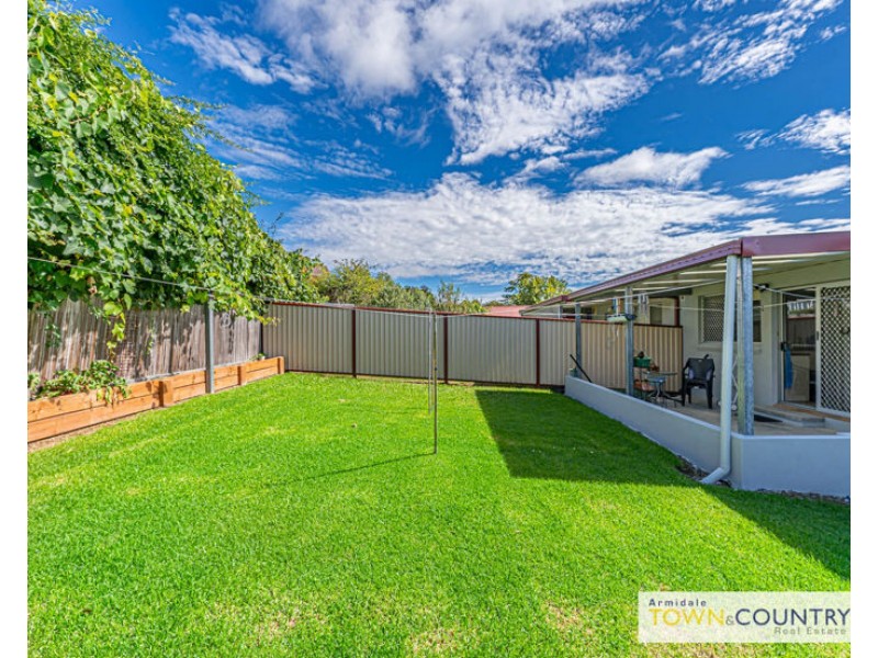 1 & 2/14 Chestnut Avenue, Armidale NSW 2350