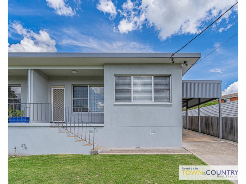 2/14 Chestnut Avenue, Armidale NSW 2350