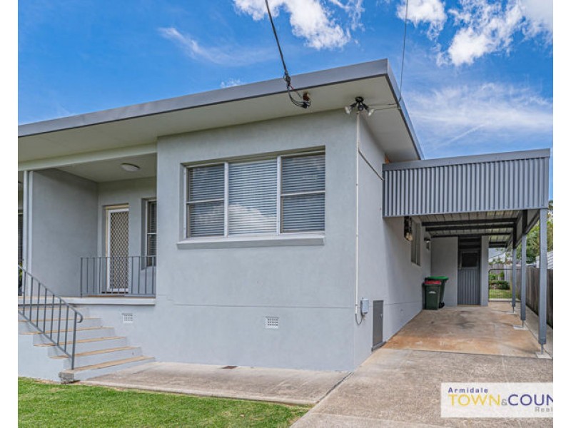 2/14 Chestnut Avenue, Armidale NSW 2350