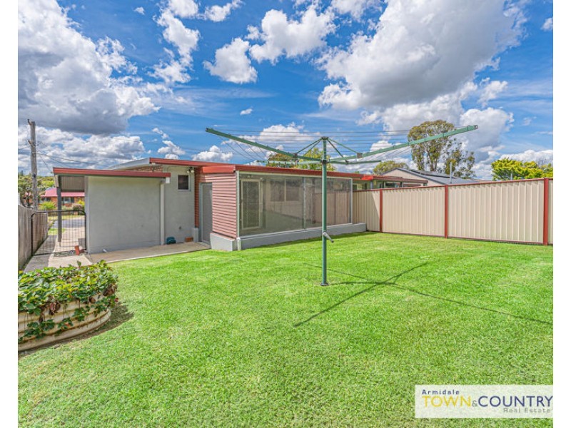 2/14 Chestnut Avenue, Armidale NSW 2350