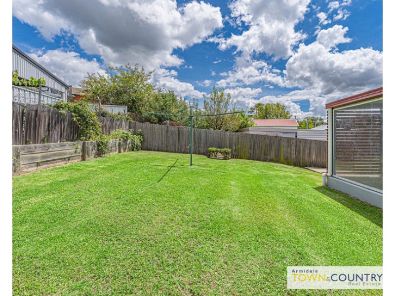 2/14 Chestnut Avenue, Armidale NSW 2350