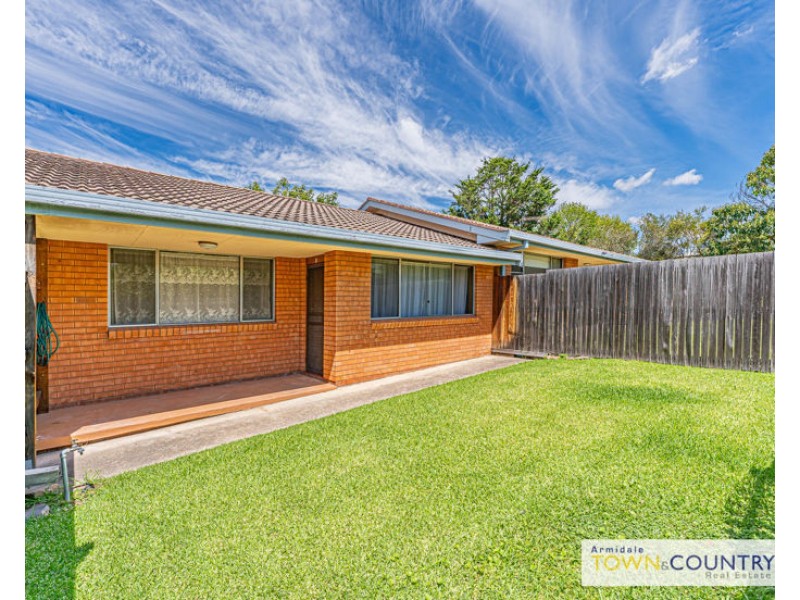 2/10 Dawson Avenue, Armidale NSW 2350