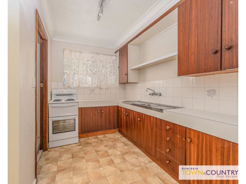 2/10 Dawson Avenue, Armidale NSW 2350