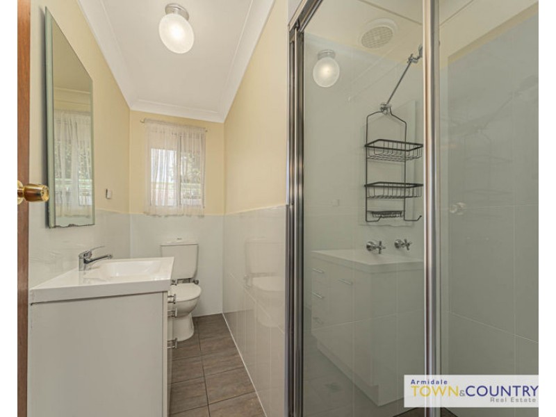 2/10 Dawson Avenue, Armidale NSW 2350