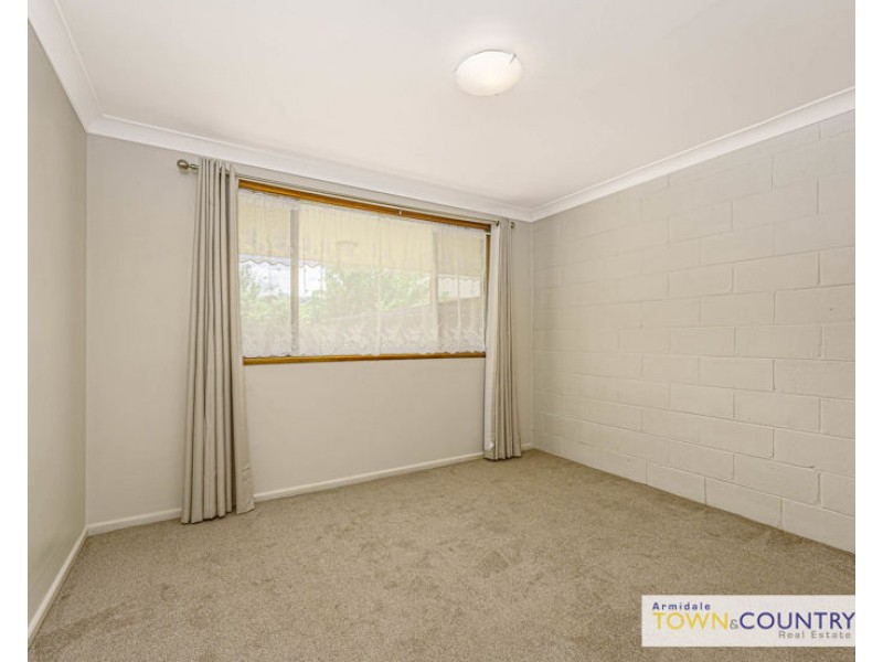 2/10 Dawson Avenue, Armidale NSW 2350
