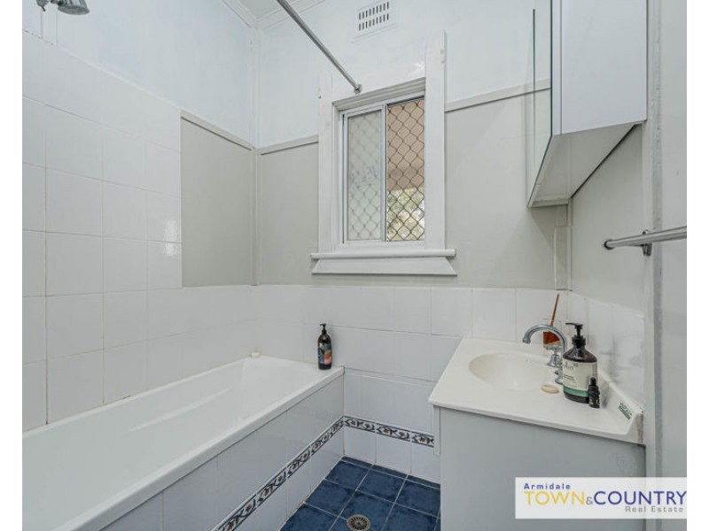 121 Taylor Street, Armidale NSW 2350