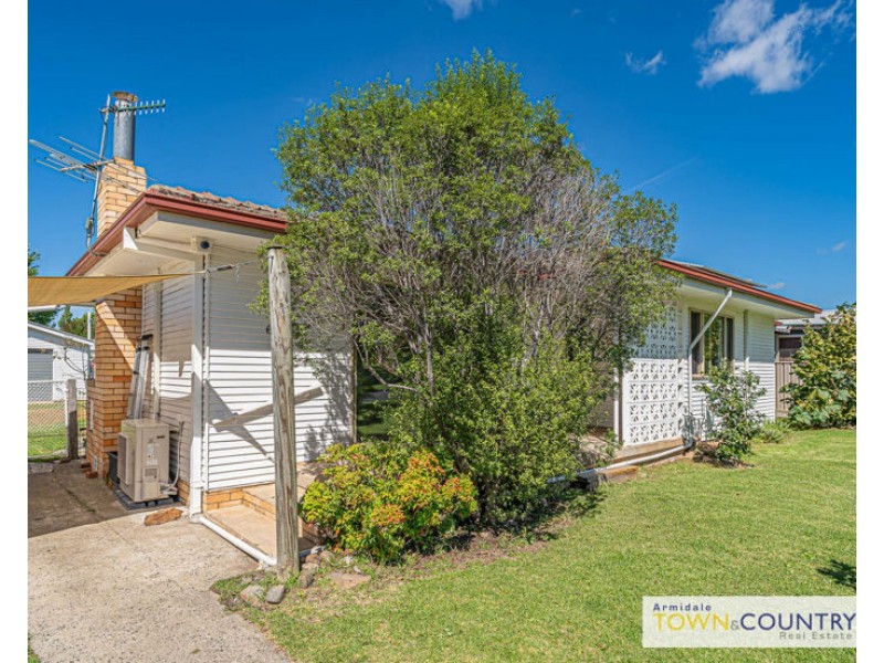 6 Claude Street, Armidale NSW 2350