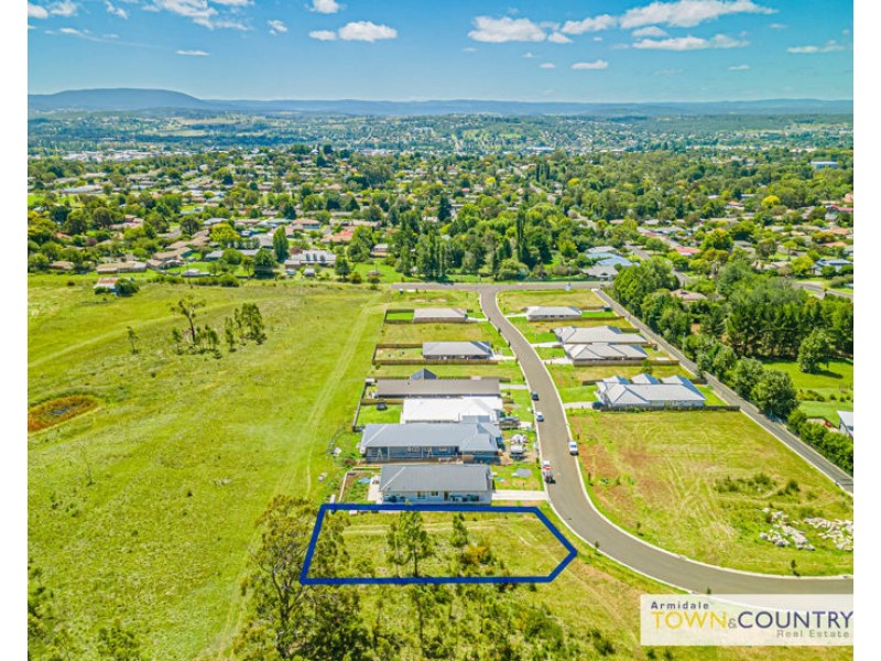 22 Melba Place, Armidale NSW 2350