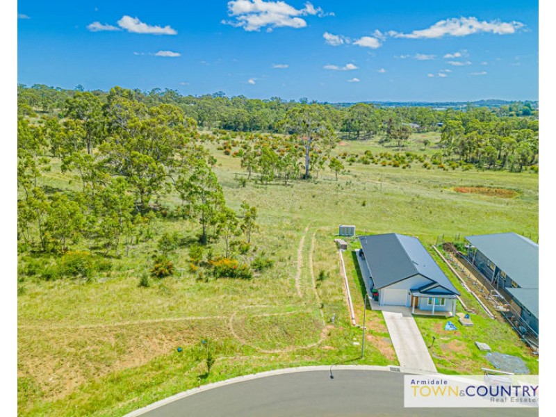 22 Melba Place, Armidale NSW 2350