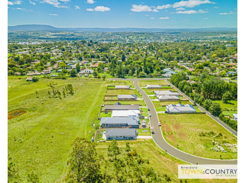 22 Melba Place, Armidale NSW 2350
