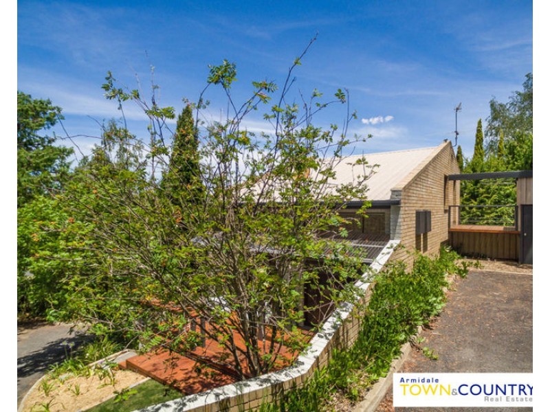 1/4 Napier Court, Armidale NSW 2350