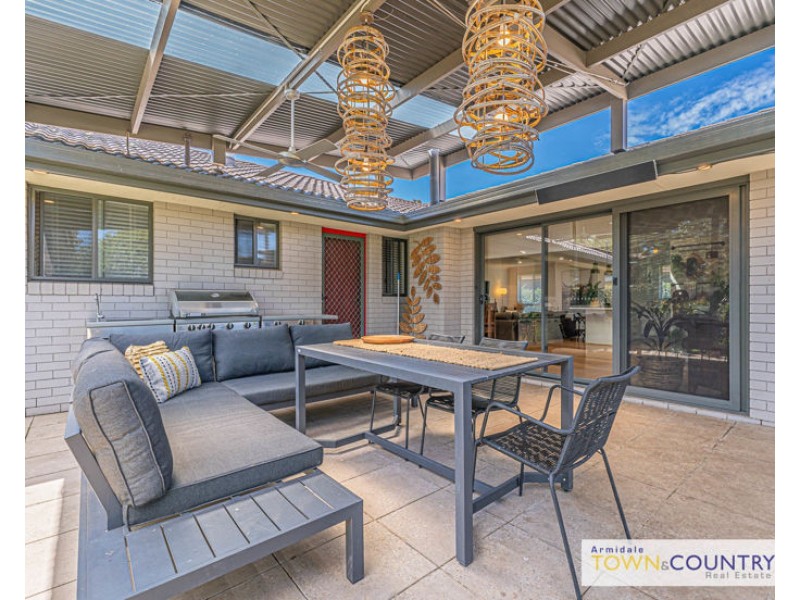 8 Braebank Avenue, Armidale NSW 2350