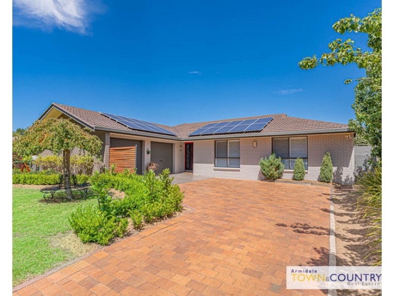 8 Braebank Avenue, Armidale NSW 2350