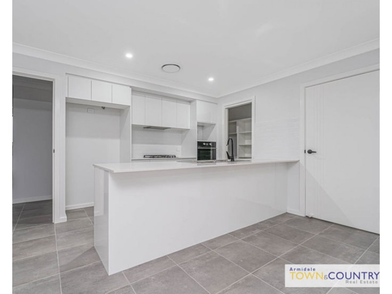 18 Bruce Close, Armidale NSW 2350