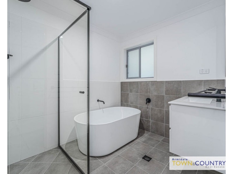 18 Bruce Close, Armidale NSW 2350