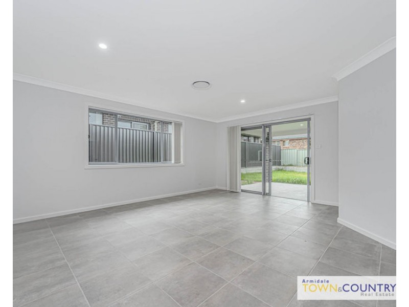 18 Bruce Close, Armidale NSW 2350