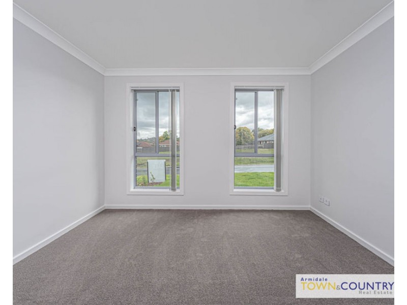 18 Bruce Close, Armidale NSW 2350