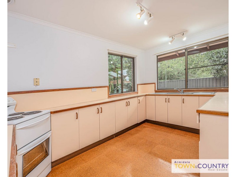 2/23 The Avenue, Armidale NSW 2350