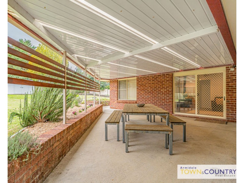 17 MacDonald Drive, Armidale NSW 2350