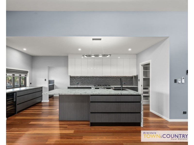 18 Grandview Crescent, Armidale NSW 2350