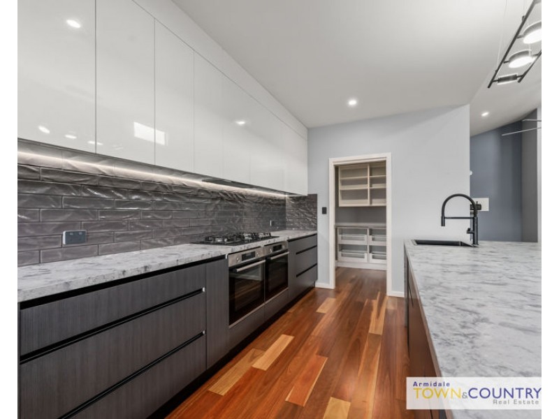 18 Grandview Crescent, Armidale NSW 2350