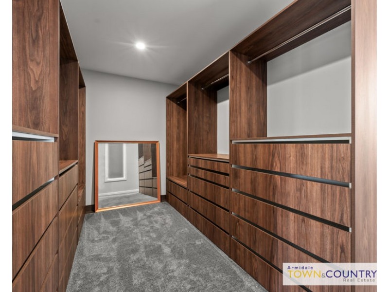 18 Grandview Crescent, Armidale NSW 2350