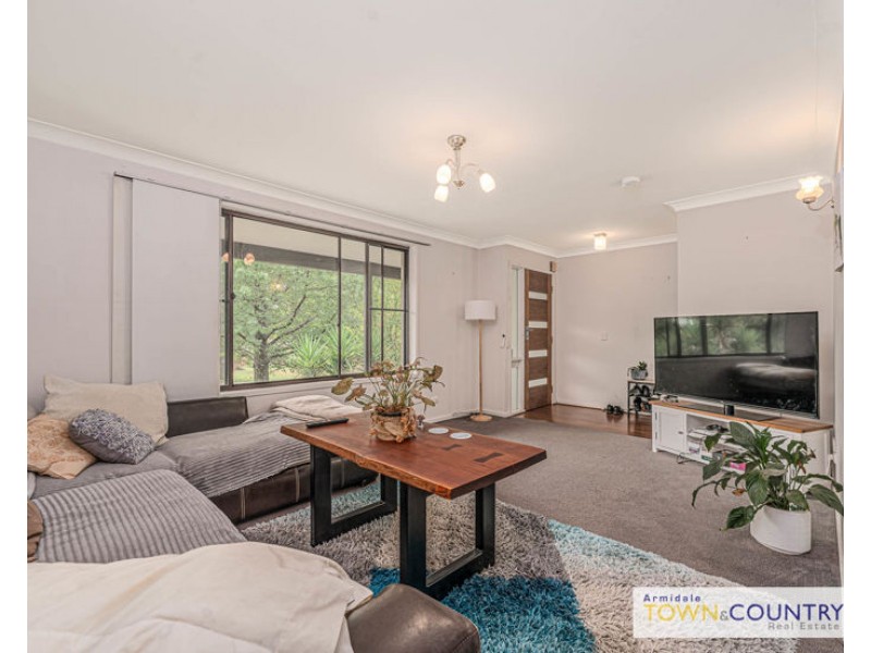 6 Moyes Street, Armidale NSW 2350