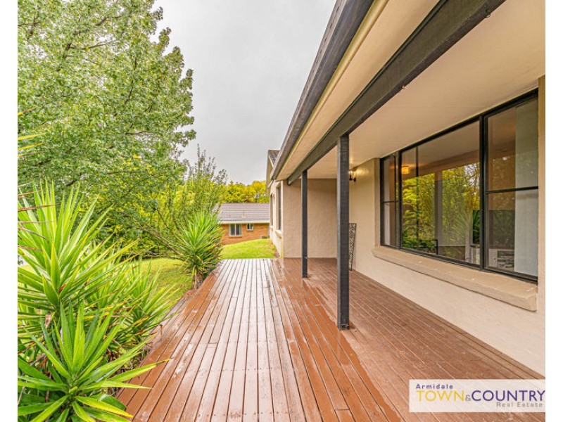 6 Moyes Street, Armidale NSW 2350