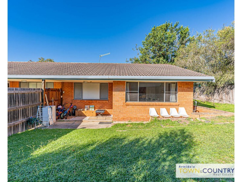 4/10 Dawson Avenue, Armidale NSW 2350