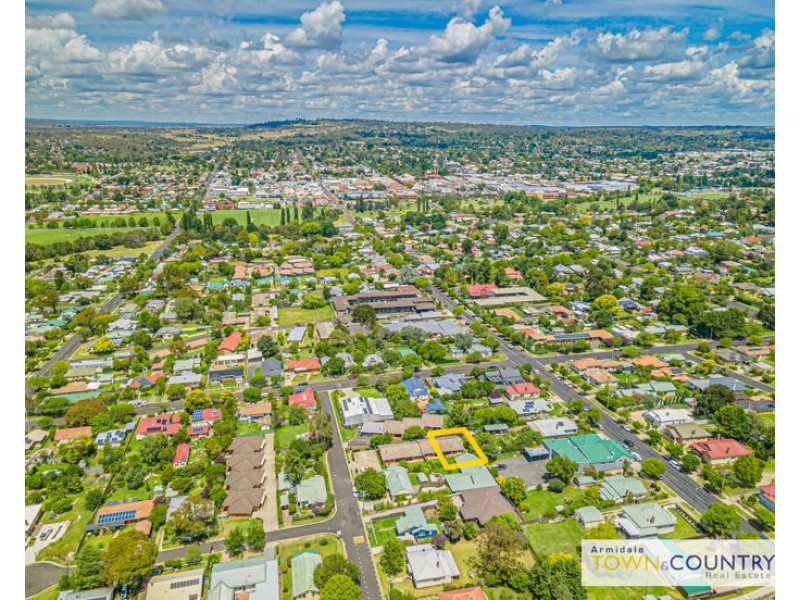 4/10 Dawson Avenue, Armidale NSW 2350