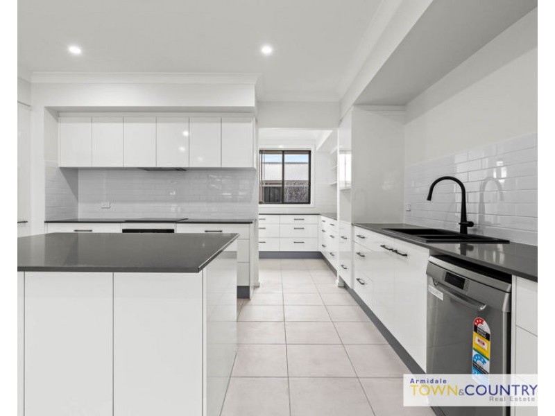 20 Bruce Close, Armidale NSW 2350