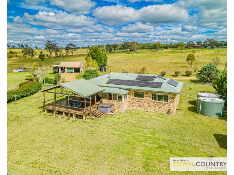 90 Milne Road, Armidale NSW 2350