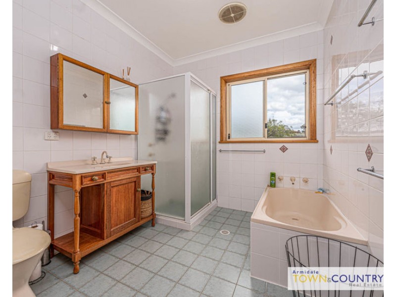 90 Milne Road, Armidale NSW 2350