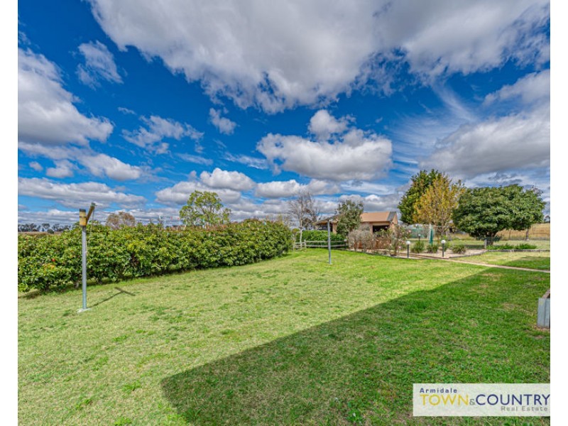90 Milne Road, Armidale NSW 2350