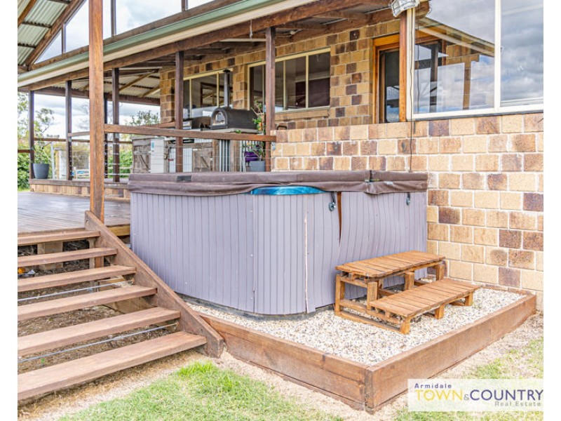 90 Milne Road, Armidale NSW 2350