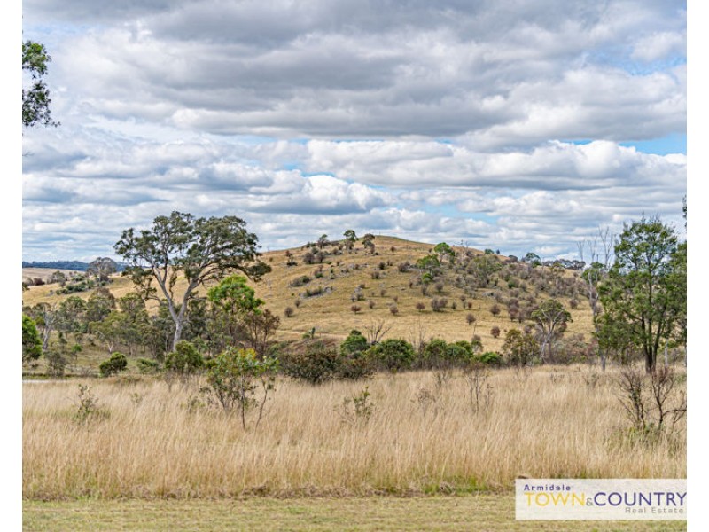 90 Milne Road, Armidale NSW 2350