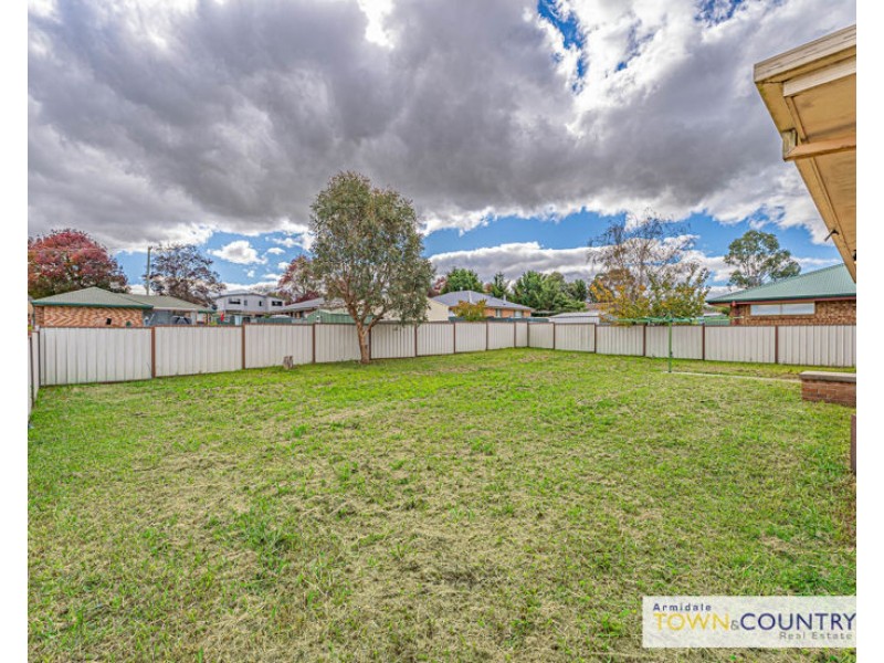 12 Aldred Avenue, Armidale NSW 2350