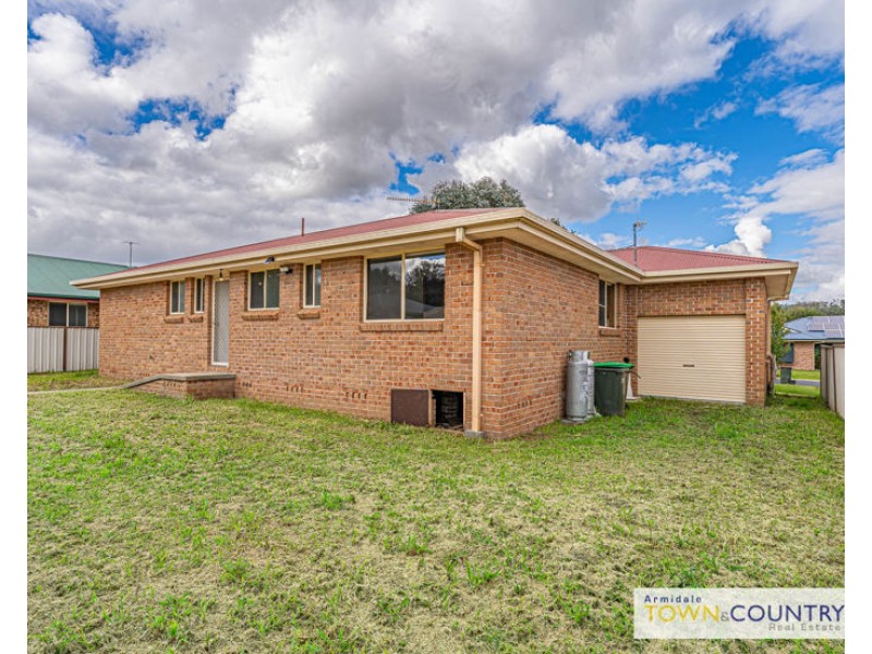 12 Aldred Avenue, Armidale NSW 2350