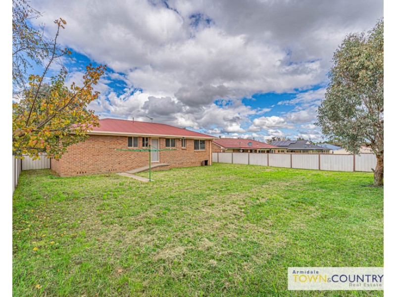 12 Aldred Avenue, Armidale NSW 2350