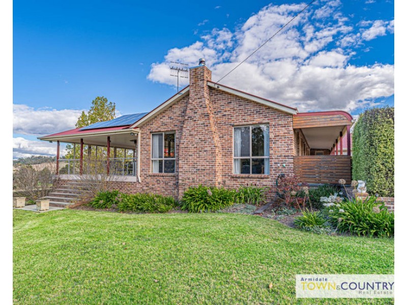 7 Highlands Road, Armidale NSW 2350