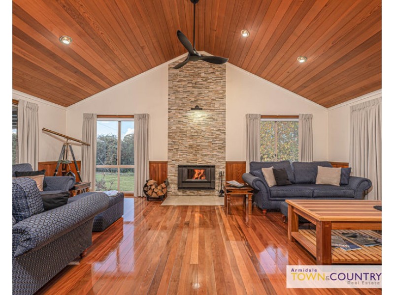 7 Highlands Road, Armidale NSW 2350