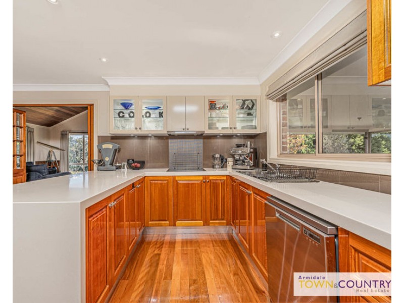 7 Highlands Road, Armidale NSW 2350