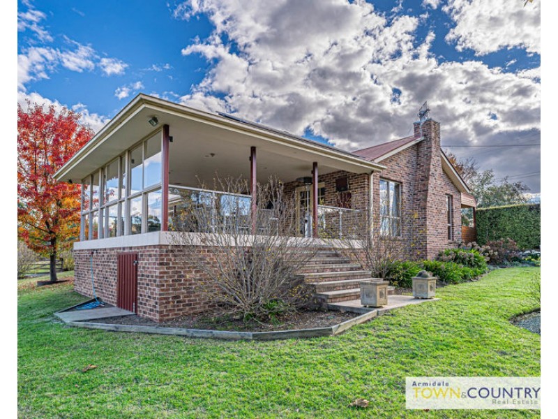 7 Highlands Road, Armidale NSW 2350
