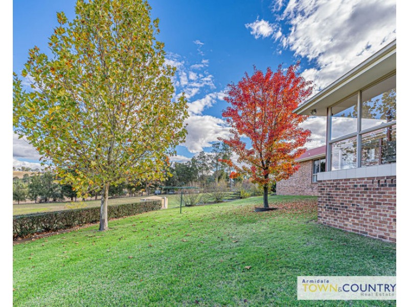 7 Highlands Road, Armidale NSW 2350