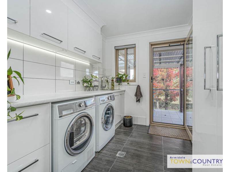 7 Highlands Road, Armidale NSW 2350