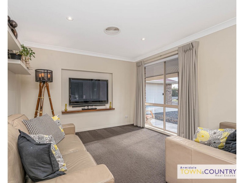7 Highlands Road, Armidale NSW 2350